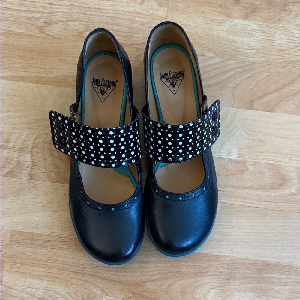 John Fluevog Black Polka Dot Dress Shoes size 10, but run small (9)